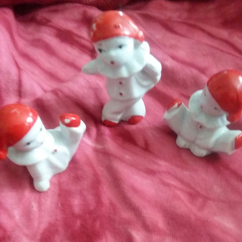 Set of 3 figurines